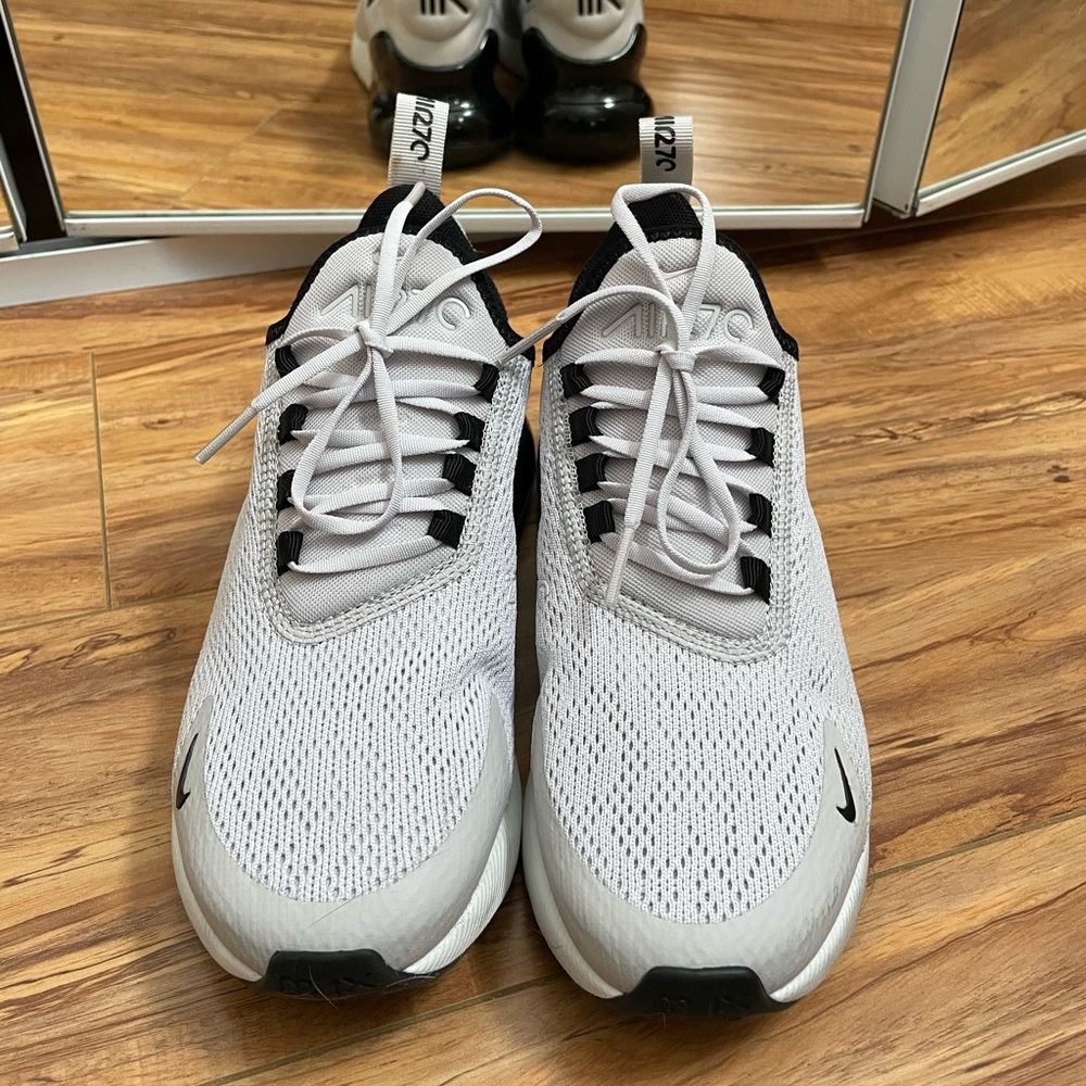 Wmns Airmax 270